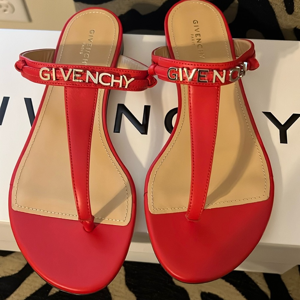 Summer ready Givenchy sandals